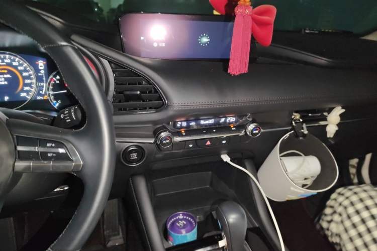 Used Mazda 3 Axela 2020 2.0L Automatic Zhiya Edition Audio And AC Panel