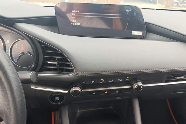 Used Mazda 3 Axela 2020 1.5L Automatic ZhiMei Edition Audio And AC Panel