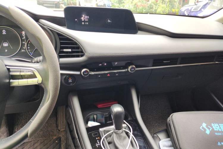 Used Mazda 3 Axela 2020 2.0L Automatic ZhiXuan Edition Audio And AC Panel