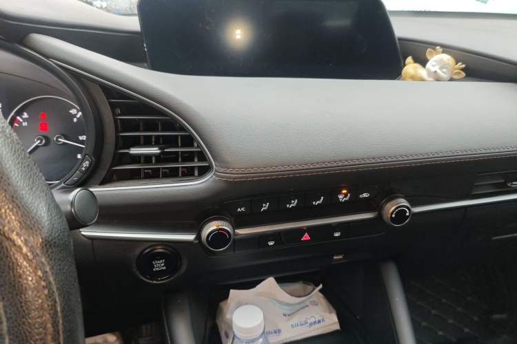 Used Mazda 3 Axela 2020 1.5L Automatic ZhiMei Edition Audio And AC Panel
