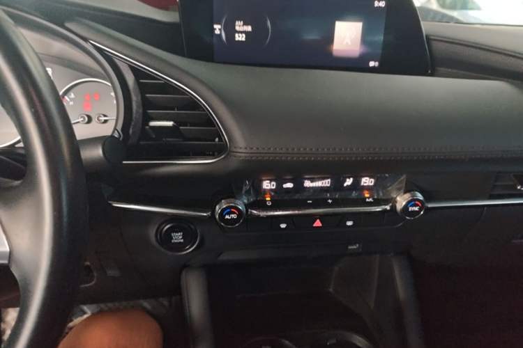 Used Mazda 3 Axela 2020 2.0L Automatic Zhiya Edition Audio And AC Panel