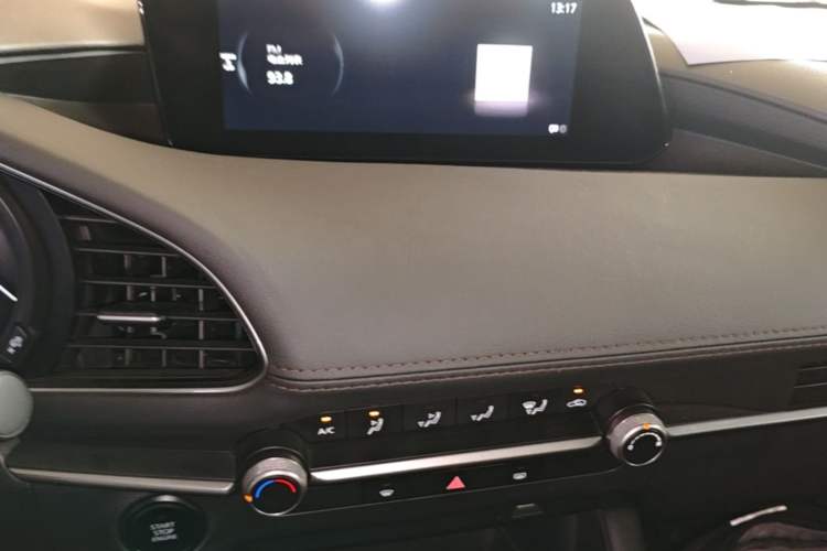 Used Mazda 3 Axela 2020 1.5L Automatic Zhiyue Sunroof Version Audio And AC Panel