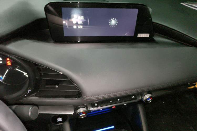 Used Mazda 3 Axela 2020 2.0L Automatic Zhiya Edition Audio And AC Panel