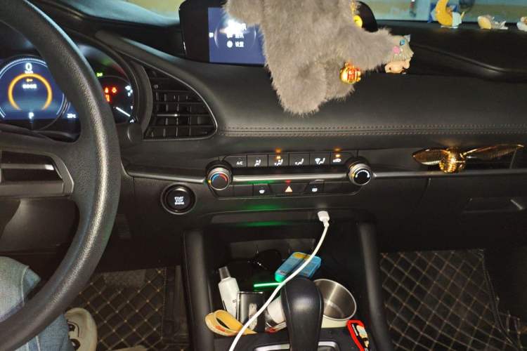 Used Mazda 3 Axela 2020 1.5L Automatic ZhiMei Edition Audio And AC Panel