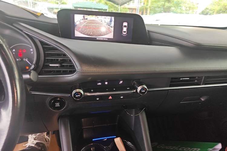 Used Mazda 3 Axela 2020 2.0L Automatic ZhiXuan Edition Audio And AC Panel