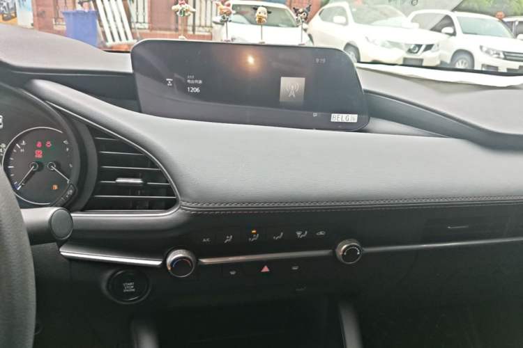 Used Mazda 3 Axela 2020 1.5L Automatic ZhiMei Edition Audio And AC Panel
