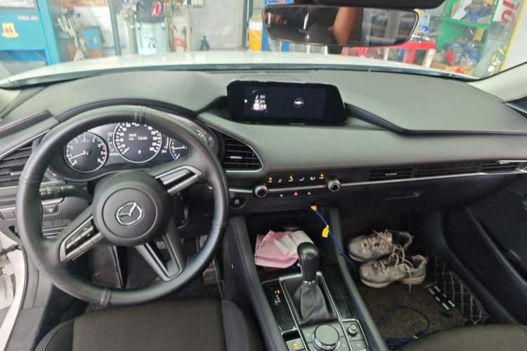 Used Mazda 3 Axela 2020 1.5L Automatic ZhiMei Edition Center Console