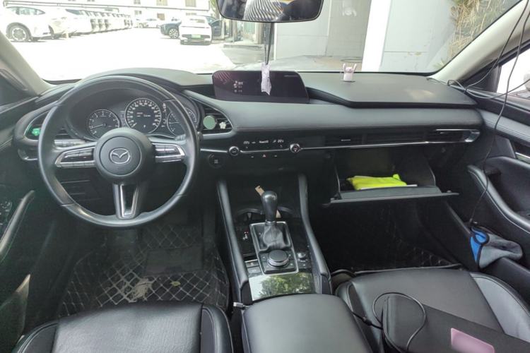 Used Mazda 3 Axela 2020 2.0L Automatic Zhiya Edition Center Console