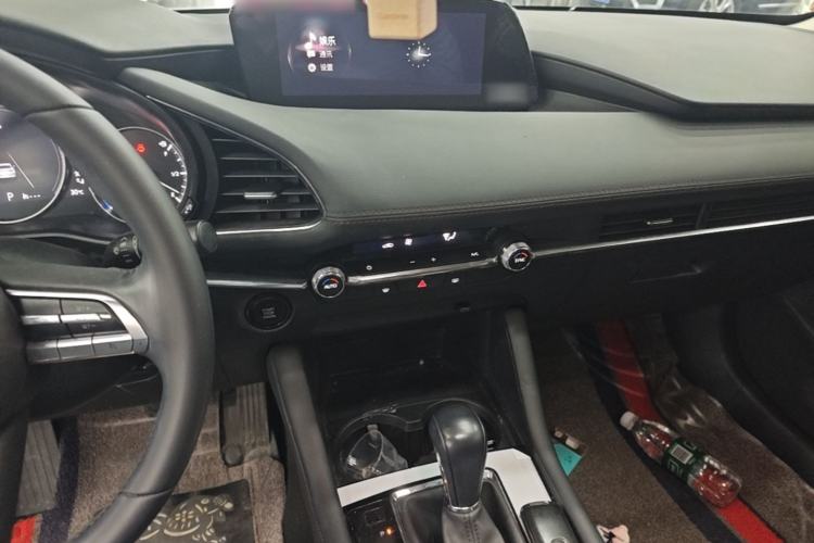Used Mazda 3 Axela 2020 2.0L Automatic Zhiya Edition Center Console