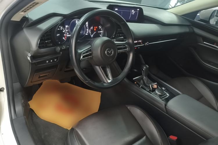 Used Mazda 3 Axela 2020 2.0L Automatic Zhiya Edition Center Console