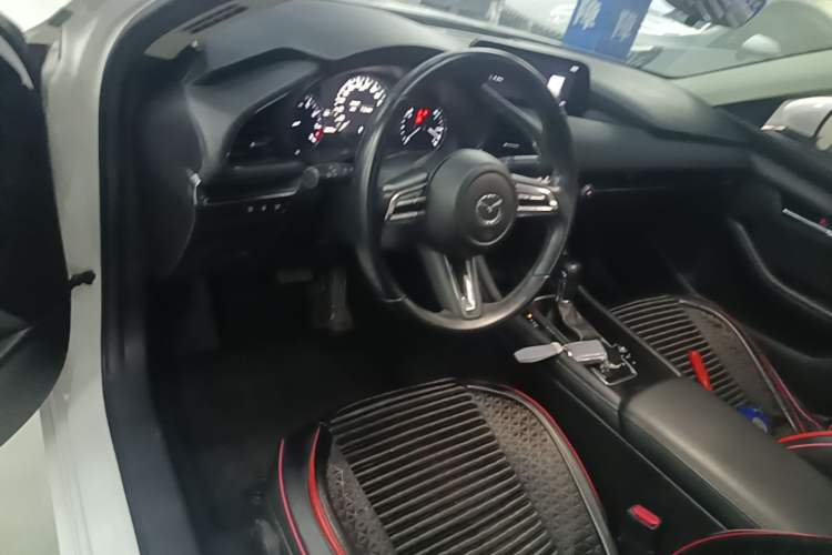 Used Mazda 3 Axela 2020 2.0L Automatic ZhiXuan Edition Center Console