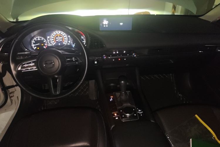 Used Mazda 3 Axela 2020 2.0L Automatic Zhiya Edition Center Console