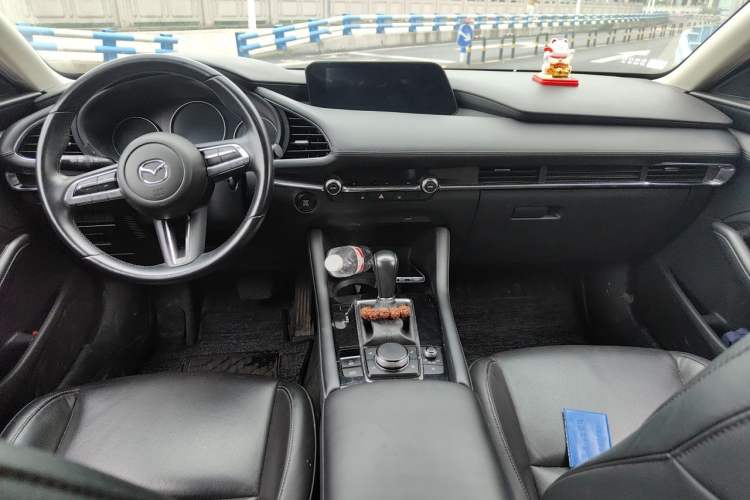 Used Mazda 3 Axela 2020 2.0L Automatic Zhiya Edition Center Console
