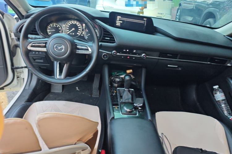 Used Mazda 3 Axela 2020 2.0L Automatic ZhiZun Edition Center Console