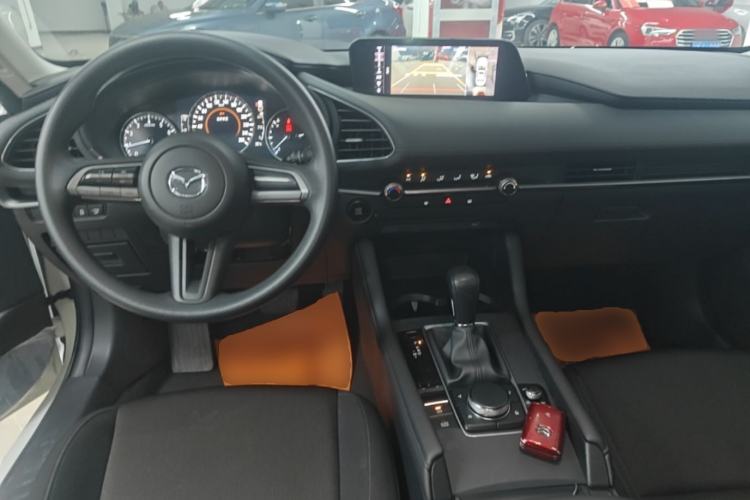 Used Mazda 3 Axela 2020 1.5L Automatic ZhiMei Edition Center Console