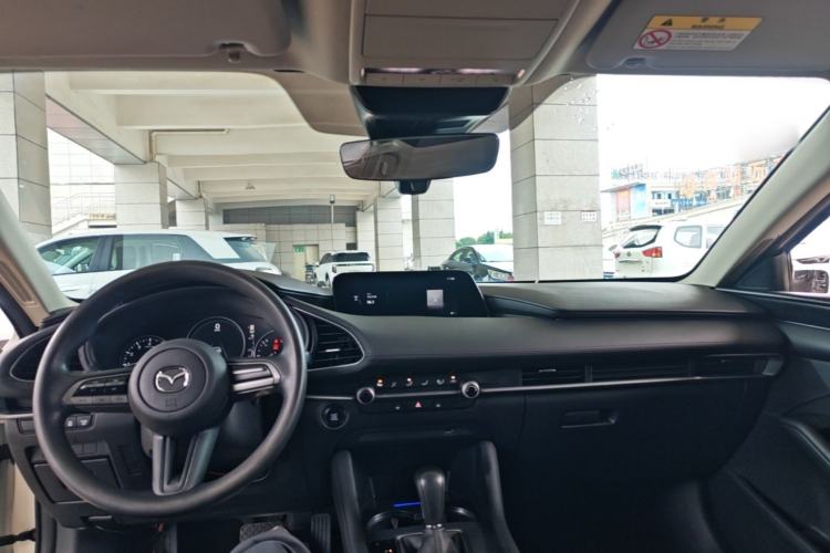 Used Mazda 3 Axela 2020 1.5L Automatic ZhiMei Edition Center Console