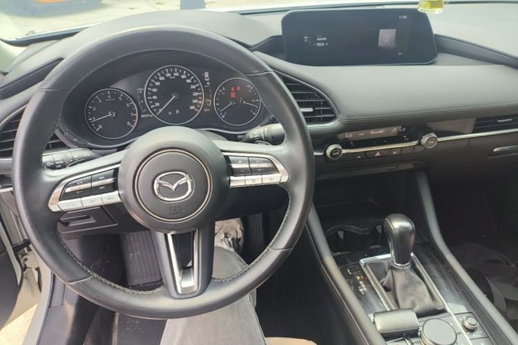Used Mazda 3 Axela 2020 2.0L Automatic ZhiZun Edition Center Console