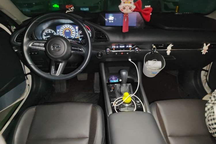 Used Mazda 3 Axela 2020 2.0L Automatic Zhiya Edition Center Console