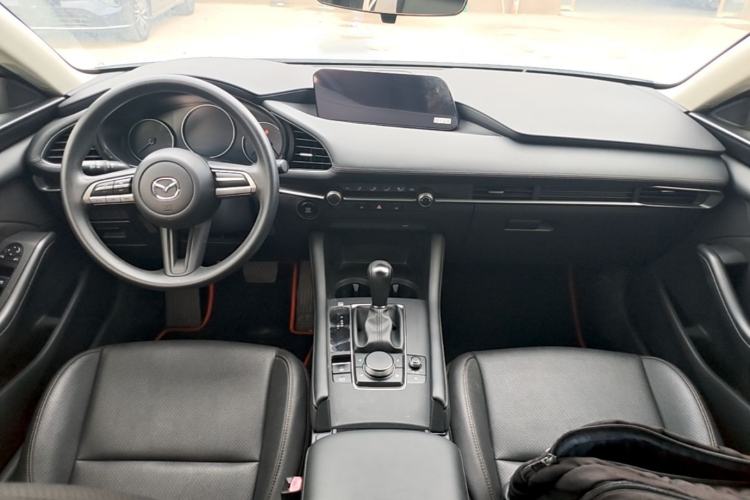 Used Mazda 3 Axela 2020 1.5L Automatic ZhiMei Edition Center Console