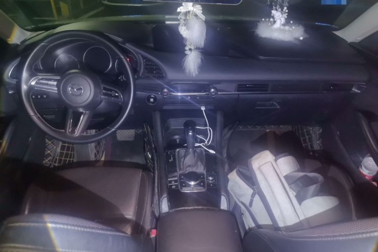Used Mazda 3 Axela 2020 2.0L Automatic Zhiya Edition Center Console