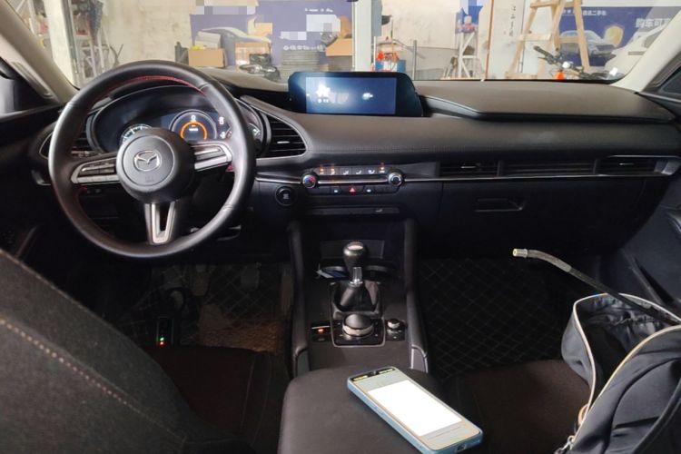 Used Mazda 3 Axela 2020 1.5L Manual ZhiMei Edition Center Console