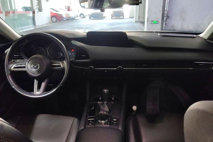Used Mazda 3 Axela 2020 1.5L Automatic Luxury Version Center Console