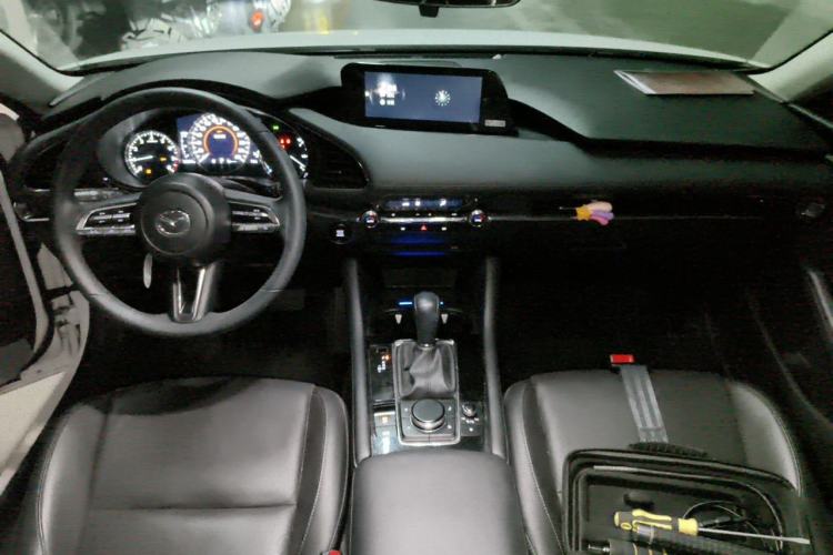 Used Mazda 3 Axela 2020 2.0L Automatic Zhiya Edition Center Console
