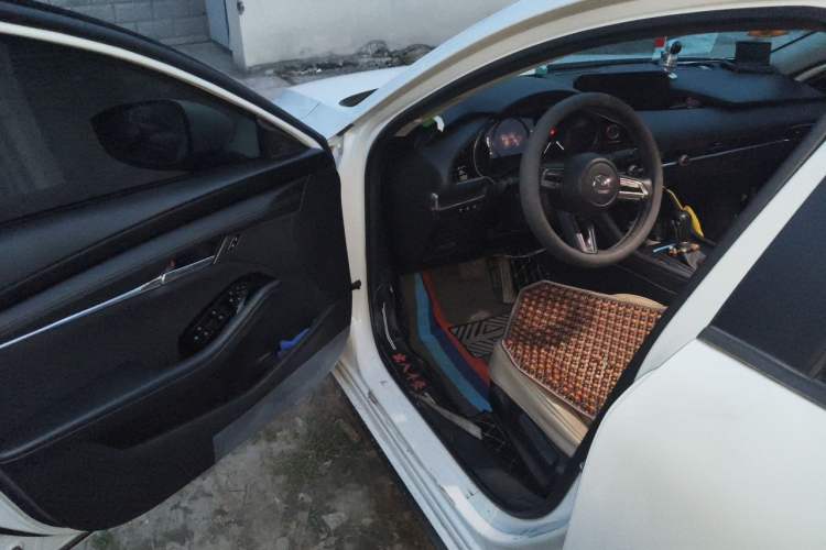 Used Mazda 3 Axela 2020 2.0L Automatic ZhiXuan Edition Driver Seat