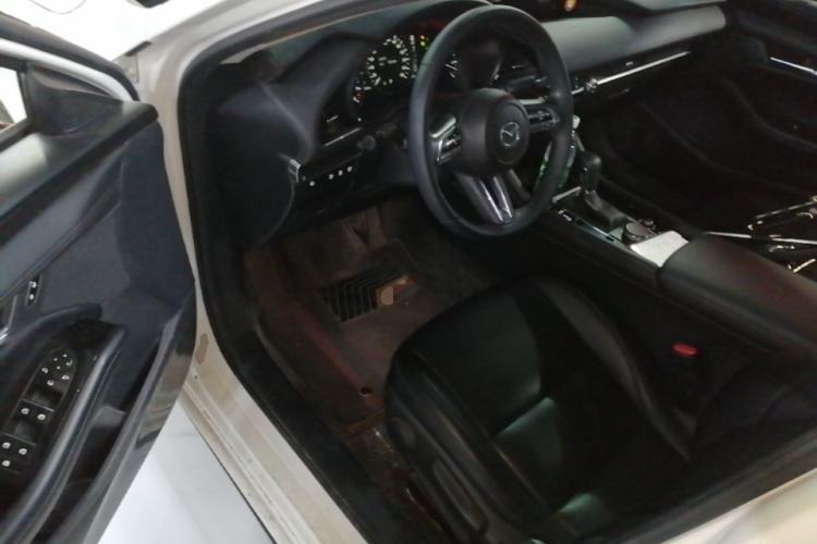 Used Mazda 3 Axela 2020 2.0L Automatic ZhiXuan Edition Driver Seat
