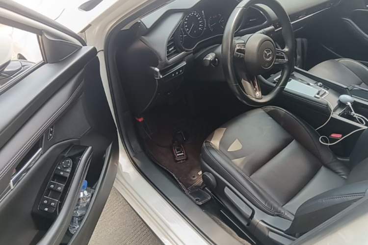 Used Mazda 3 Axela 2020 2.0L Automatic Zhiya Edition Driver Seat