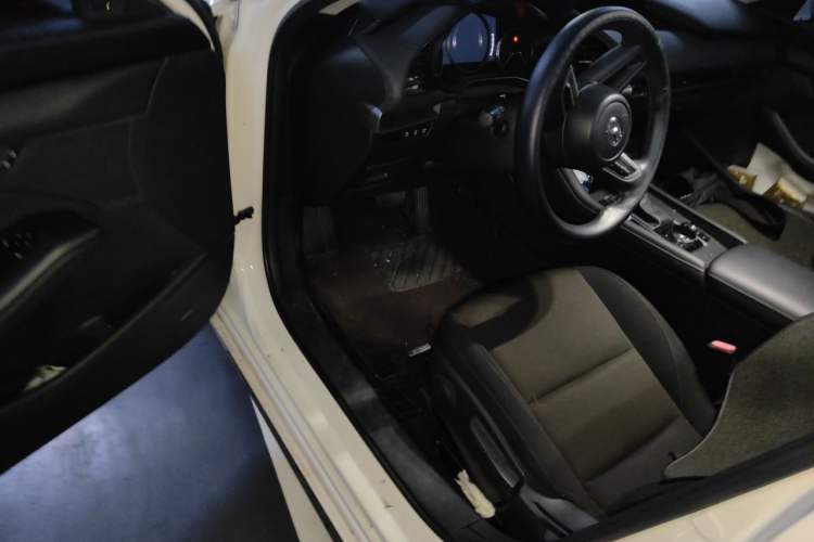 Used Mazda 3 Axela 2020 1.5L Automatic Zhiyue Sunroof Version Driver Seat