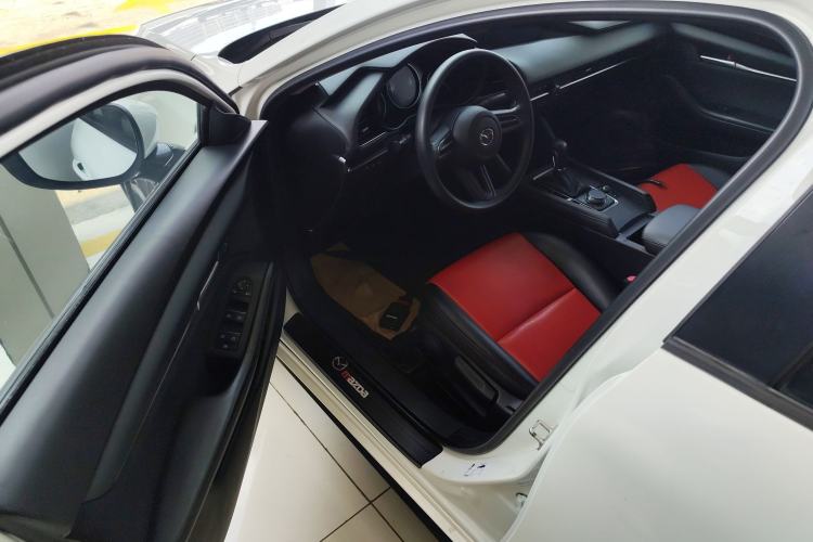 Used Mazda 3 Axela 2020 1.5L Automatic ZhiMei Edition Driver Seat