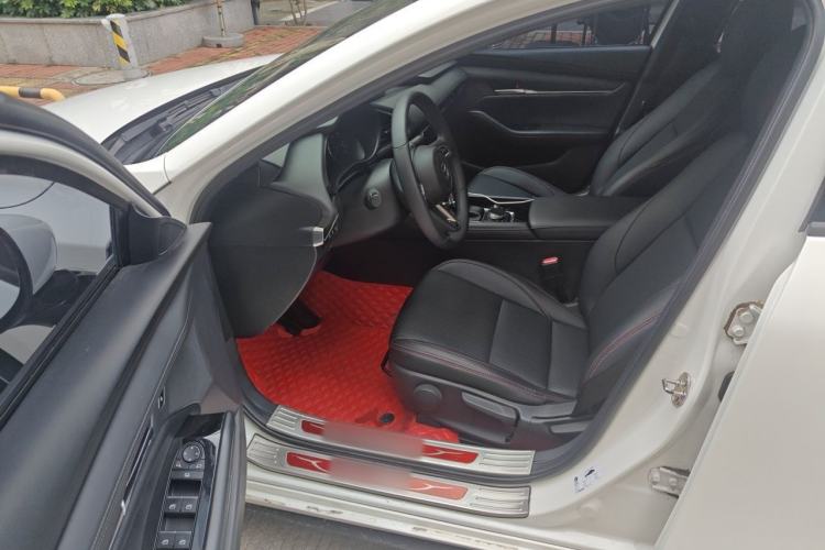 Used Mazda 3 Axela 2020 2.0L Automatic Zhiya Edition Driver Seat
