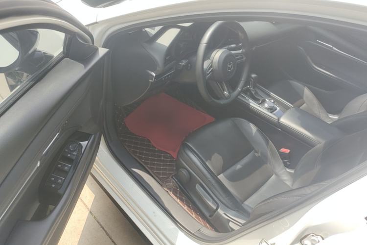 Used Mazda 3 Axela 2020 2.0L Automatic Zhiya Edition Driver Seat