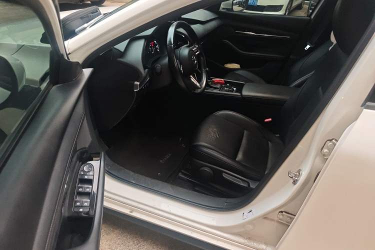 Used Mazda 3 Axela 2020 2.0L Automatic ZhiXuan Edition Driver Seat
