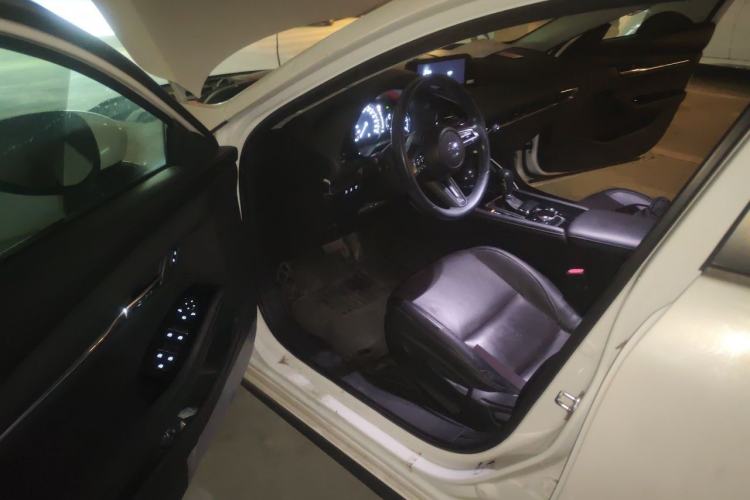 Used Mazda 3 Axela 2020 2.0L Automatic Zhiya Edition Driver Seat