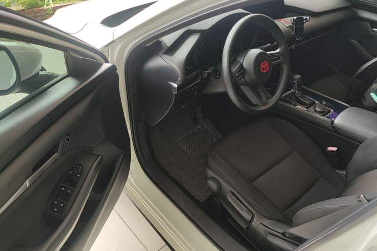 Used Mazda 3 Axela 2020 1.5L Automatic ZhiMei Edition Driver Seat