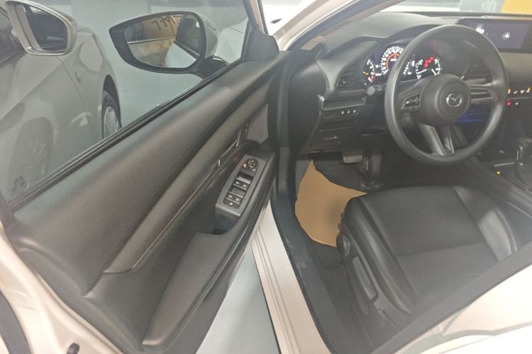 Used Mazda 3 Axela 2020 1.5L Automatic ZhiMei Edition Driver Seat