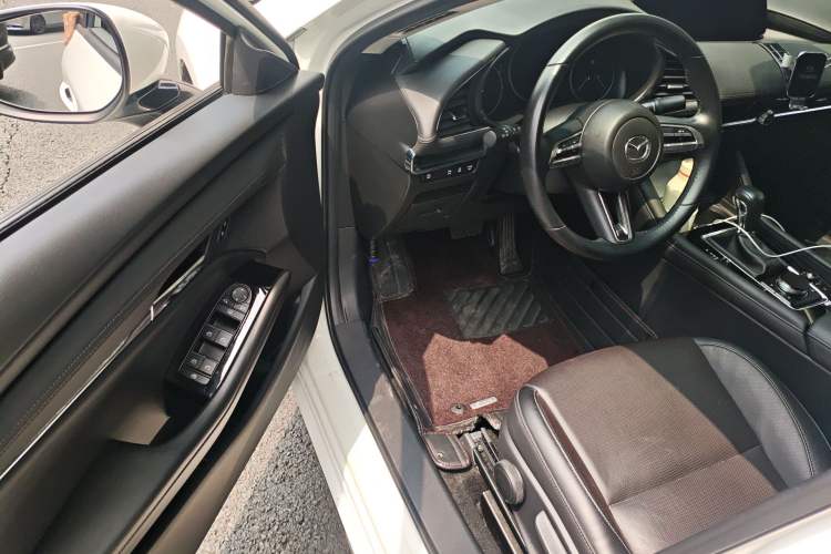 Used Mazda 3 Axela 2020 2.0L Automatic Zhiya Edition Driver Seat