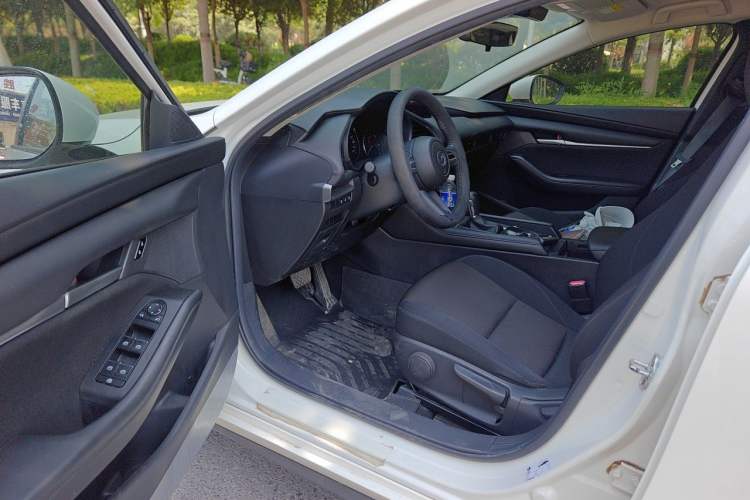 Used Mazda 3 Axela 2020 1.5L Automatic ZhiMei Edition Driver Seat