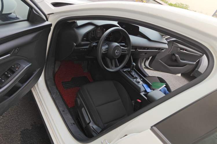 Used Mazda 3 Axela 2020 1.5L Automatic ZhiMei Edition Driver Seat