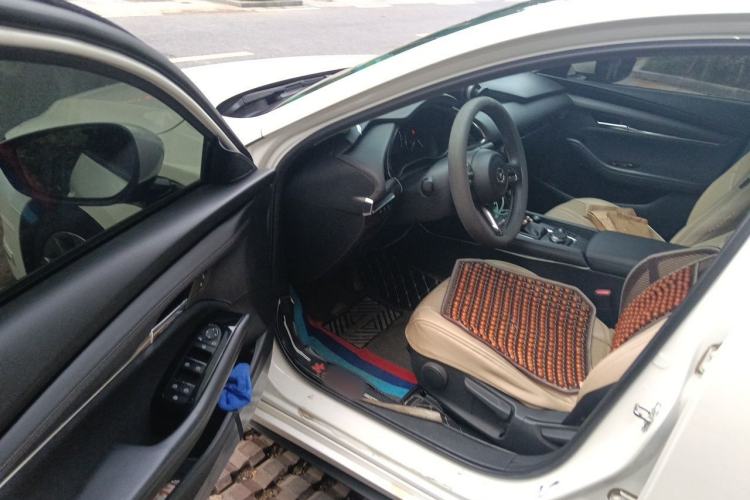 Used Mazda 3 Axela 2020 2.0L Automatic ZhiXuan Edition Driver Seat