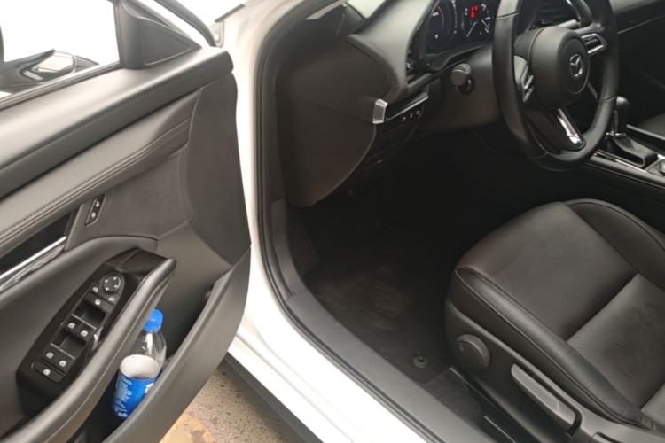 Used Mazda 3 Axela 2020 2.0L Automatic Zhiya Edition Driver Seat