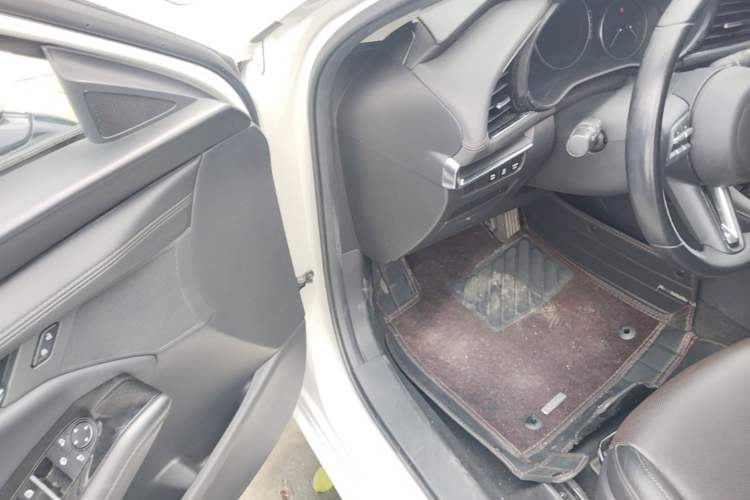 Used Mazda 3 Axela 2020 2.0L Automatic Zhiya Edition Driver Seat