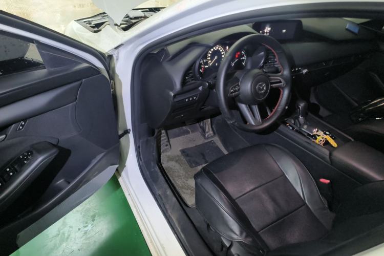 Used Mazda 3 Axela 2020 1.5L Automatic ZhiMei Edition Driver Seat