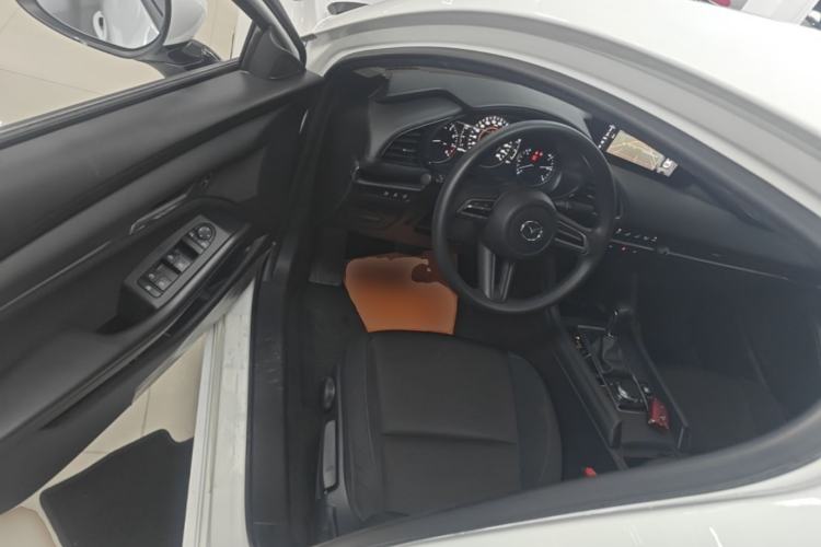 Used Mazda 3 Axela 2020 1.5L Automatic ZhiMei Edition Driver Seat