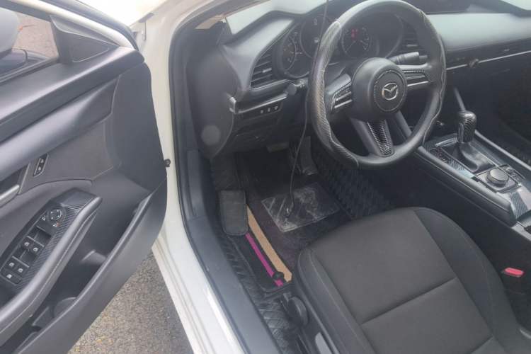 Used Mazda 3 Axela 2020 1.5L Automatic ZhiMei Edition Driver Seat