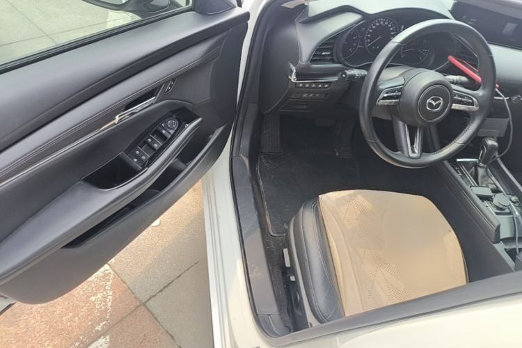 Used Mazda 3 Axela 2020 2.0L Automatic ZhiZun Edition Driver Seat