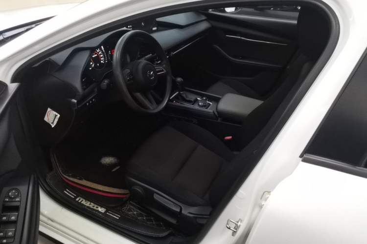 Used Mazda 3 Axela 2020 1.5L Automatic ZhiMei Edition Driver Seat