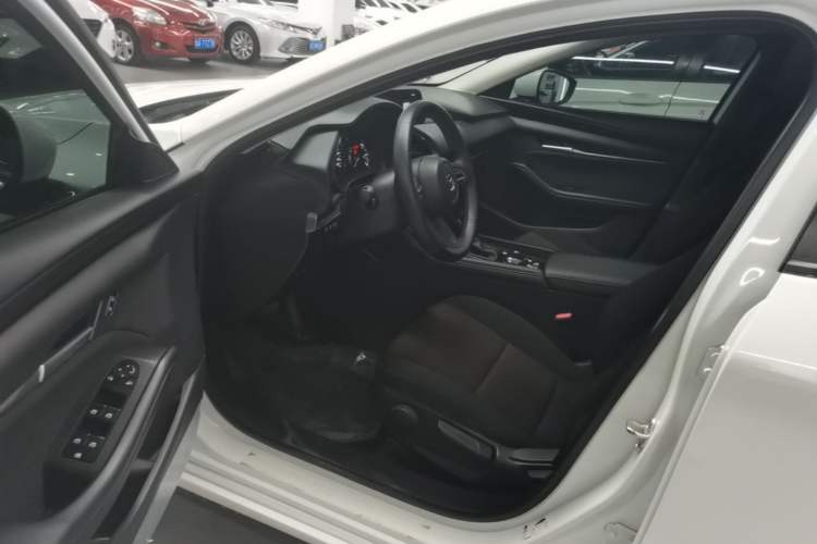 Used Mazda 3 Axela 2020 1.5L Automatic Zhiyue Sunroof Version Driver Seat